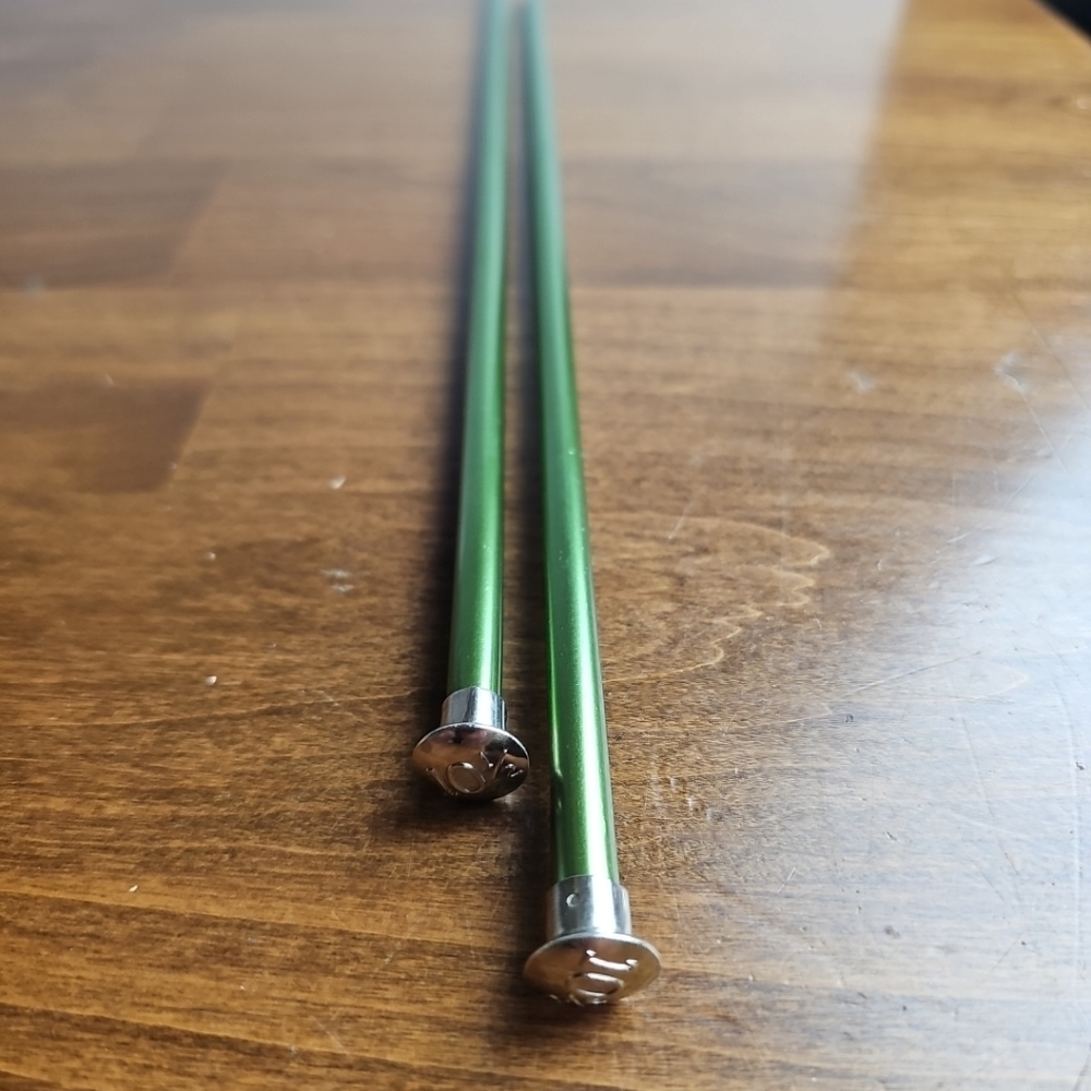 Pair Of Vintage Green Size 10.5 Aluminum Knittong Needles 14" Length Unbranded